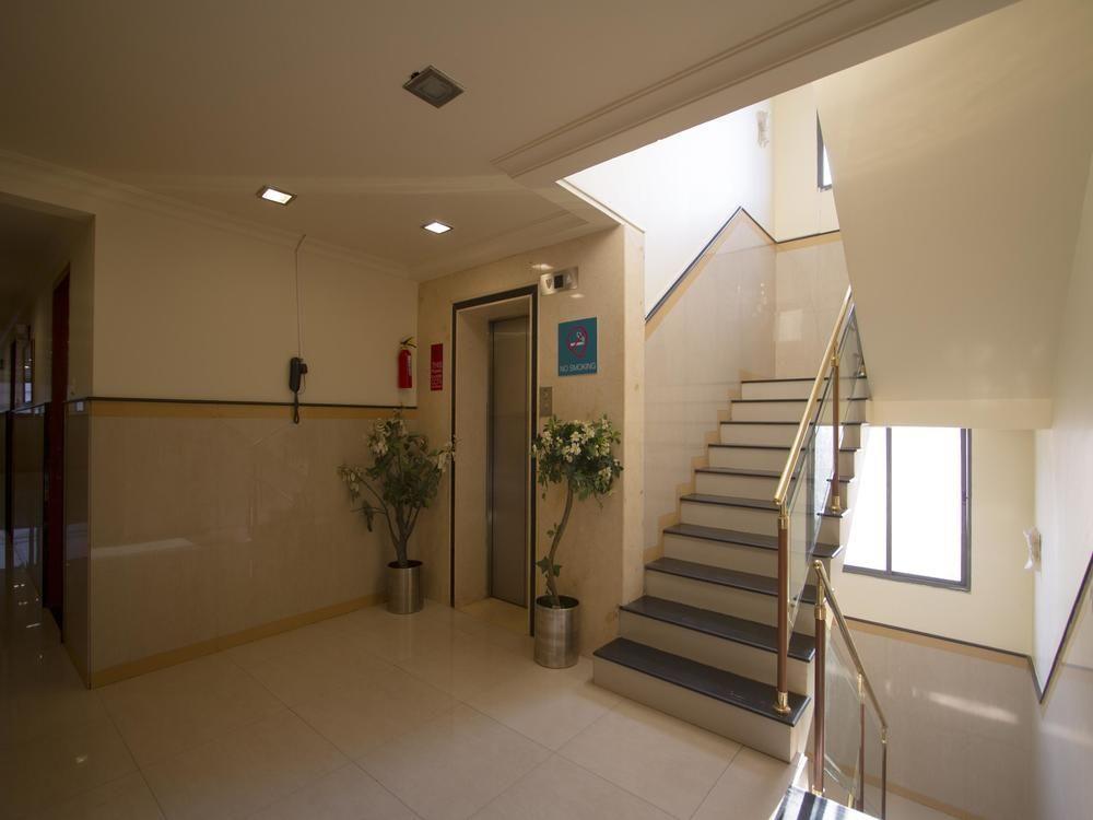 Oyo Rooms Indiranagar 100 Ft Road Bangalore Buitenkant foto